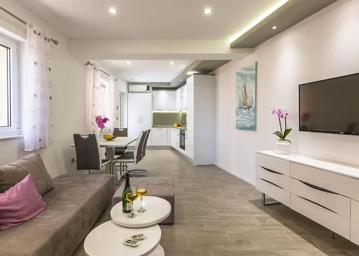 Dva 아파트 마카르스카